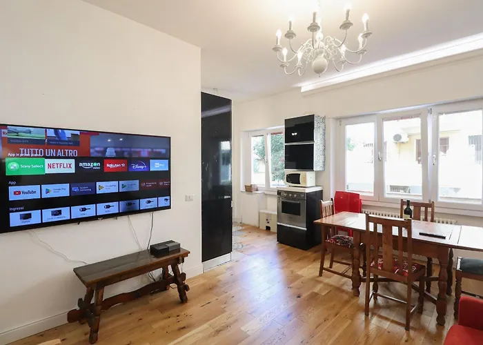 Casilina 403 Spacious 3bdr&3 Bath *